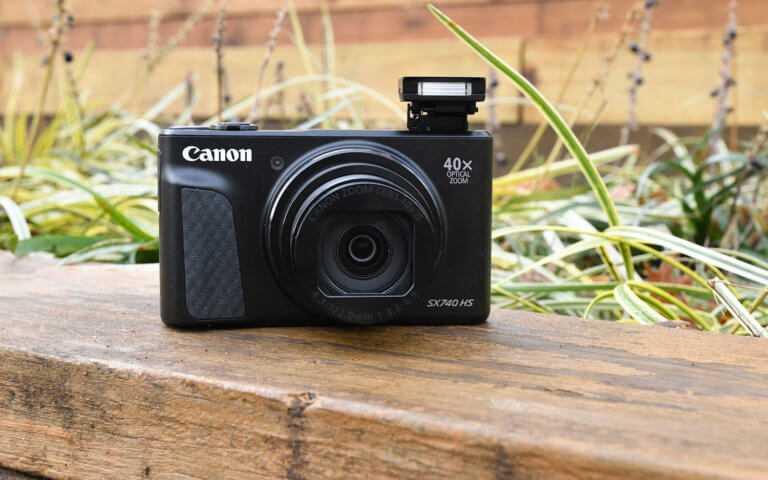 Обзор и технические характеристики Canon EOS M50 Kit. 10 отзывов и рейтинг реальных пользователей о Canon EOS M50 Kit. Достоинства, недостатки, комментарии.