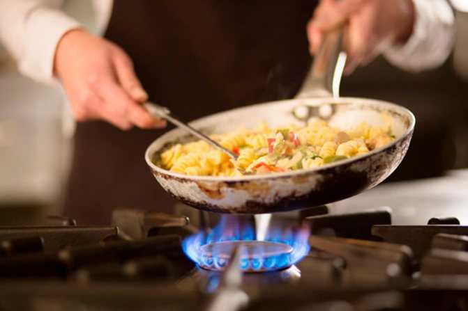 Сковороды «биол»: описание чугунных блинных сковородок, сковород-гриль, вок и других моделей, отзывы