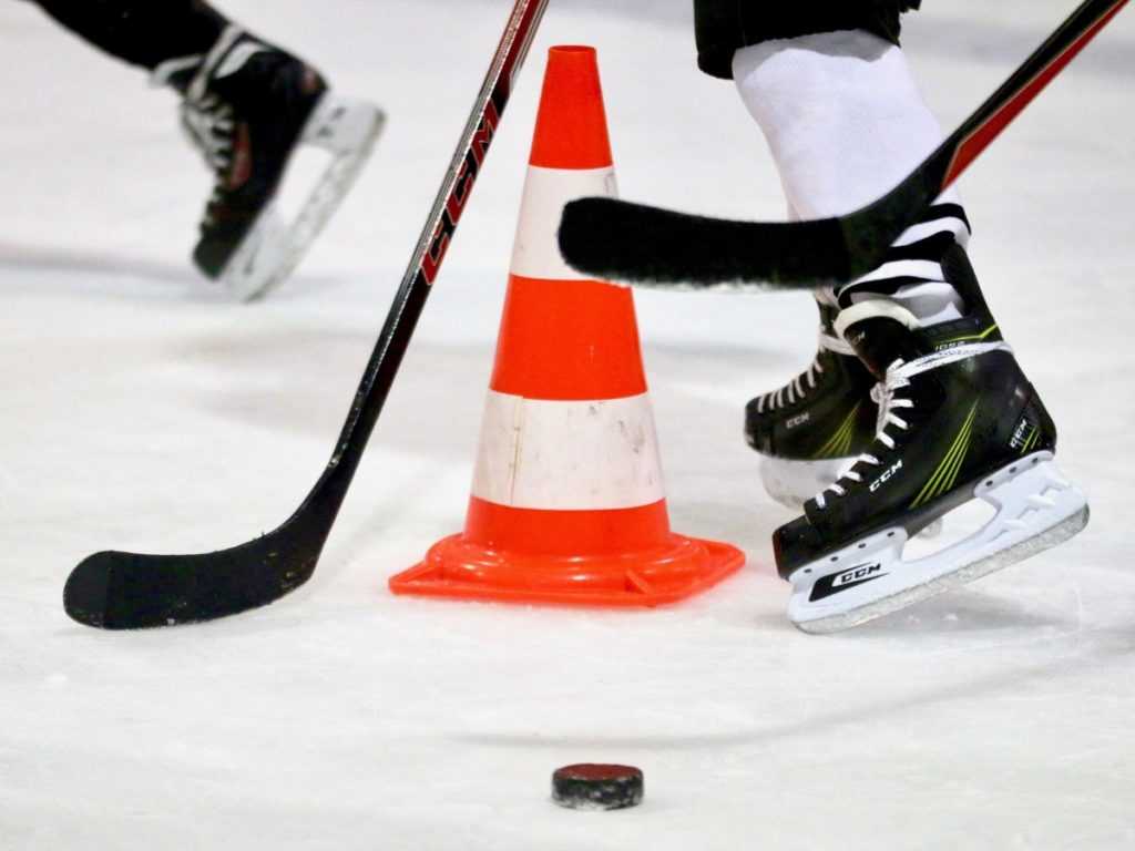Подборка хоккейный коньков для юных спортсменов и профессионалов